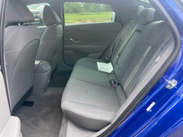 Used 2025 Hyundai Elantra SEL FWD image 29