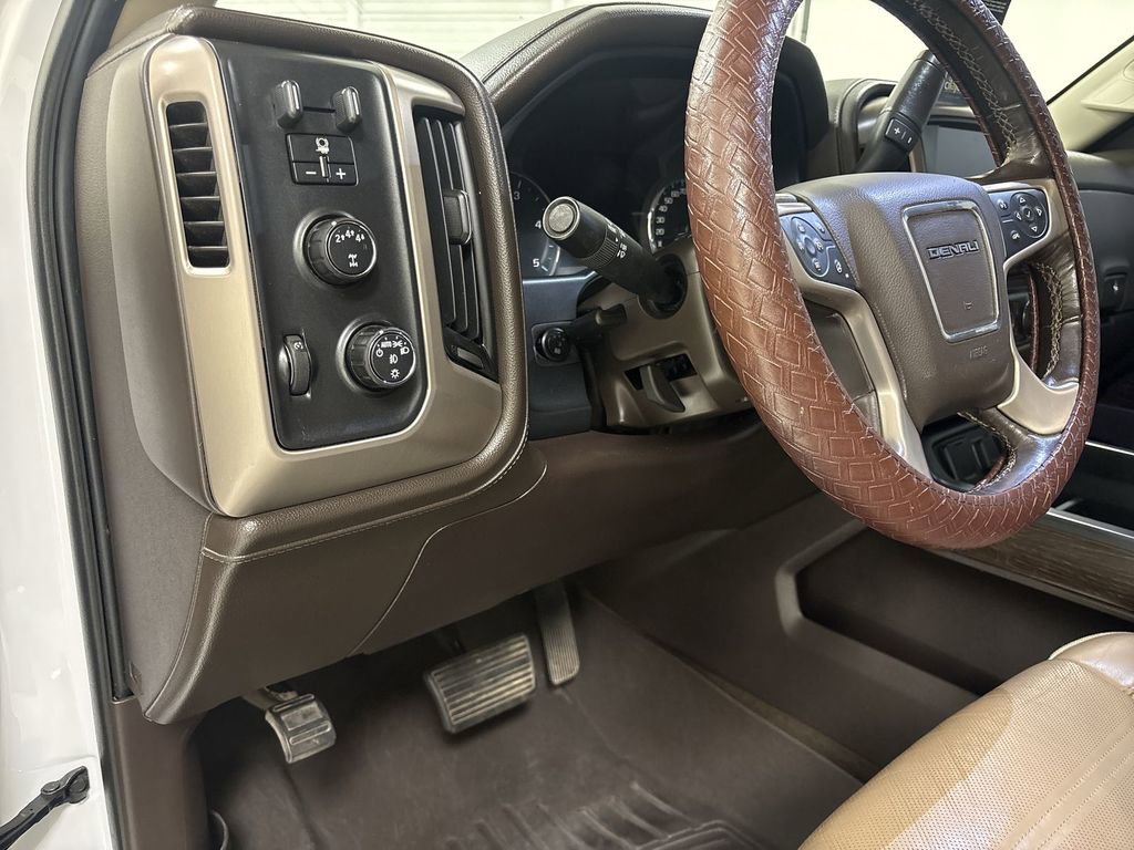 Used 2018 GMC Sierra 2500 Denali w/ Duramax Plus Package image 18