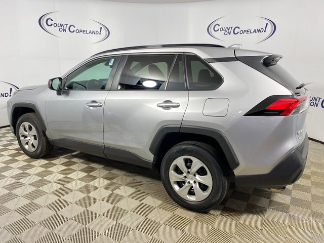 Used 2019 Toyota RAV4 LE AWD/4WD image 4