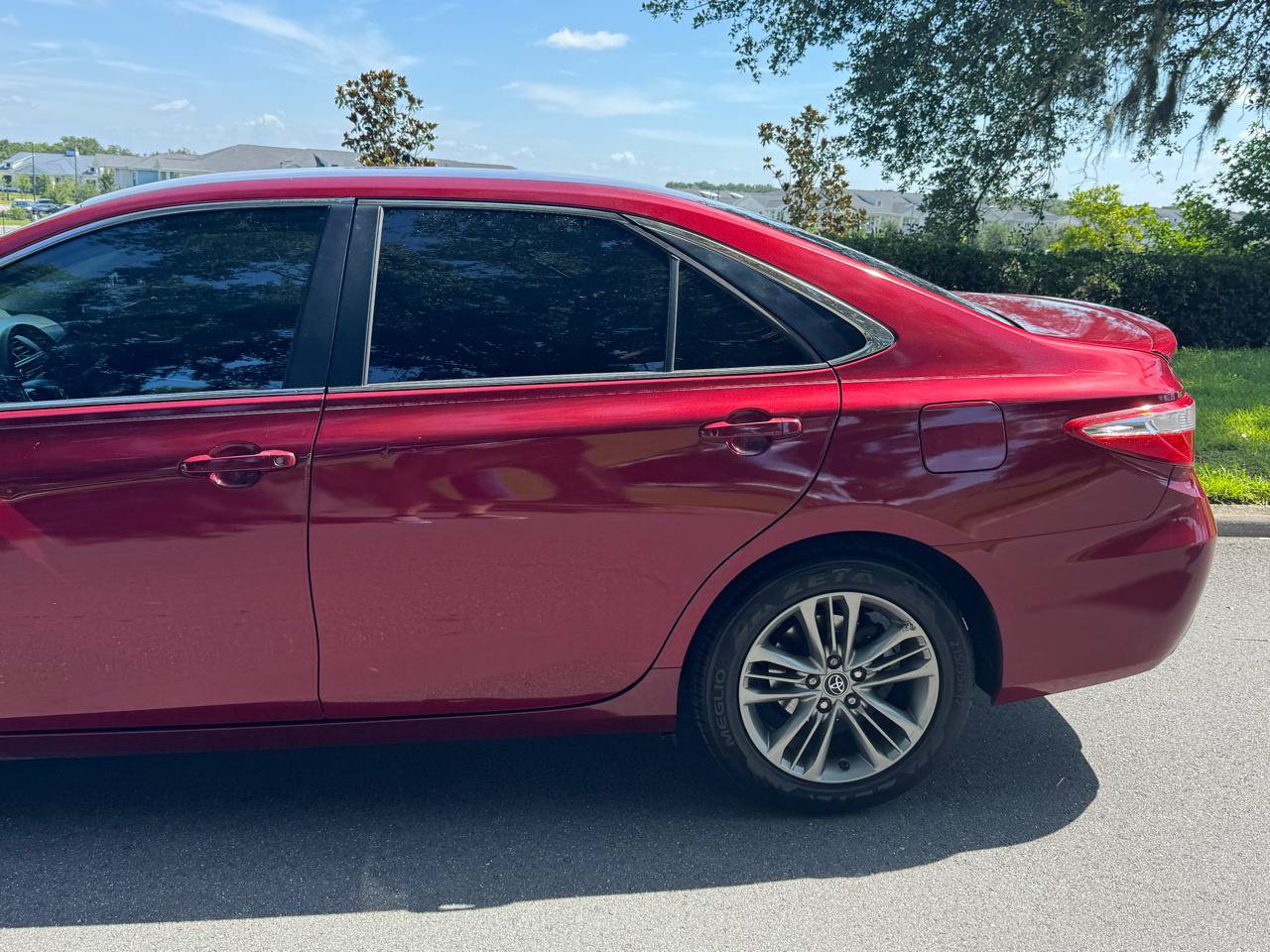 Used 2016 Toyota Camry SE FWD image 9