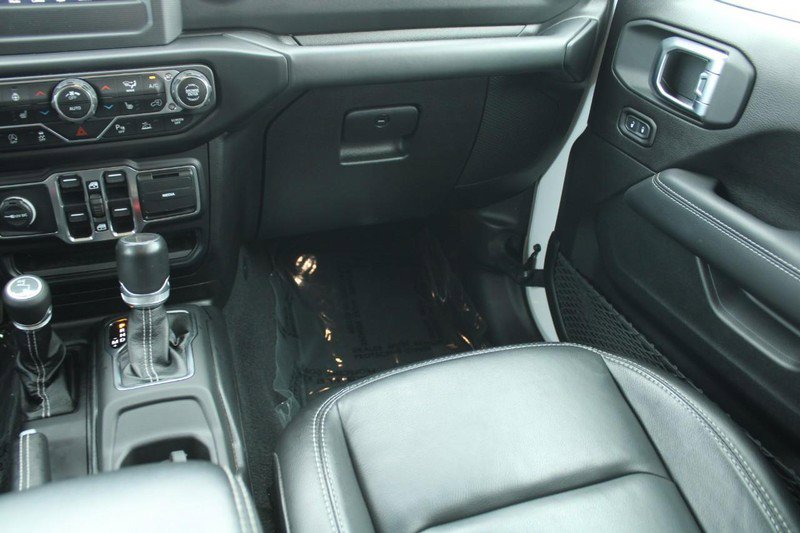 Used 2020 Jeep Gladiator Overland w/ LED Lighting Group image 17