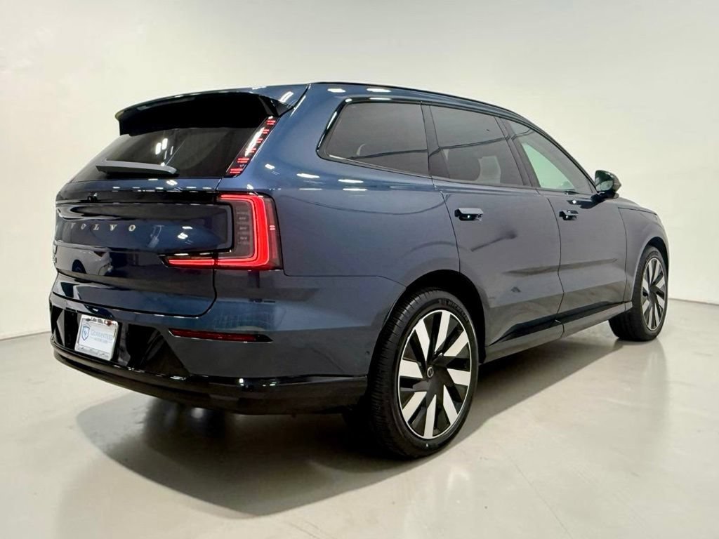 Used 2025 Volvo EX90 Ultra AWD/4WD image 14
