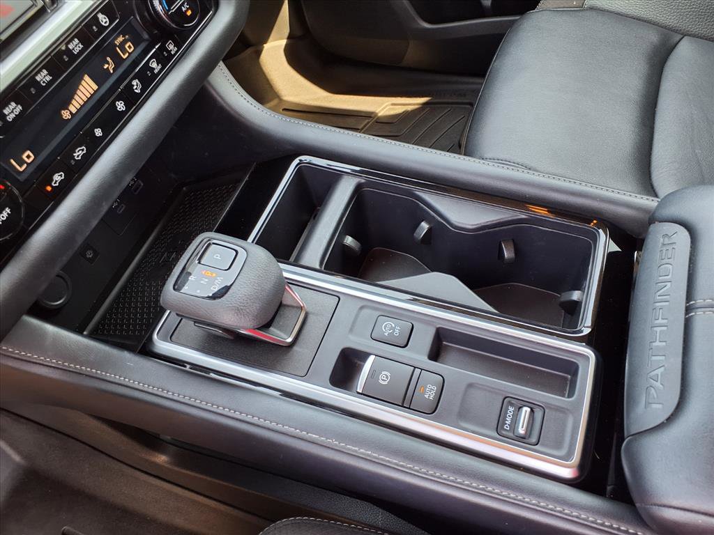 Used 2024 Nissan Pathfinder SL w/ Cargo Package image 12