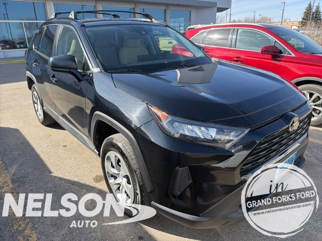 Used 2021 Toyota RAV4 LE image 1