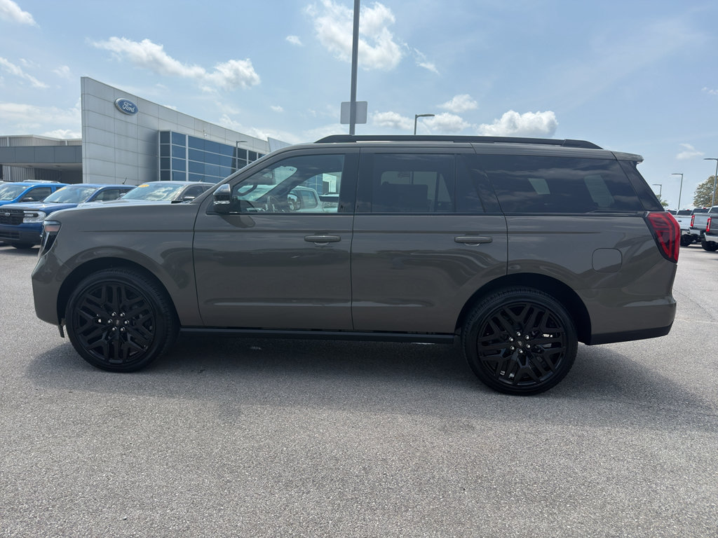 New 2027 Ford Expedition Platinum w/ Stealth Performance Package AWD/4WD image 8