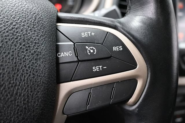 Certified 2017 Jeep Cherokee High Altitude AWD/4WD image 28