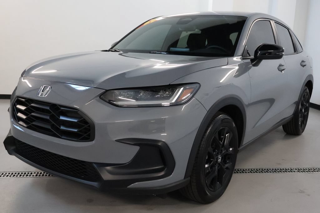 Used 2025 Honda HR-V Sport image 3