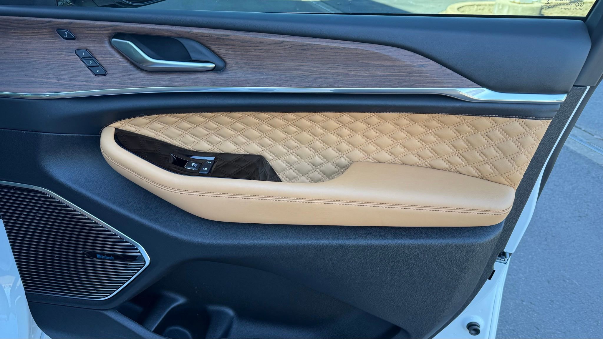 Used 2022 Jeep Grand Cherokee Summit image 12