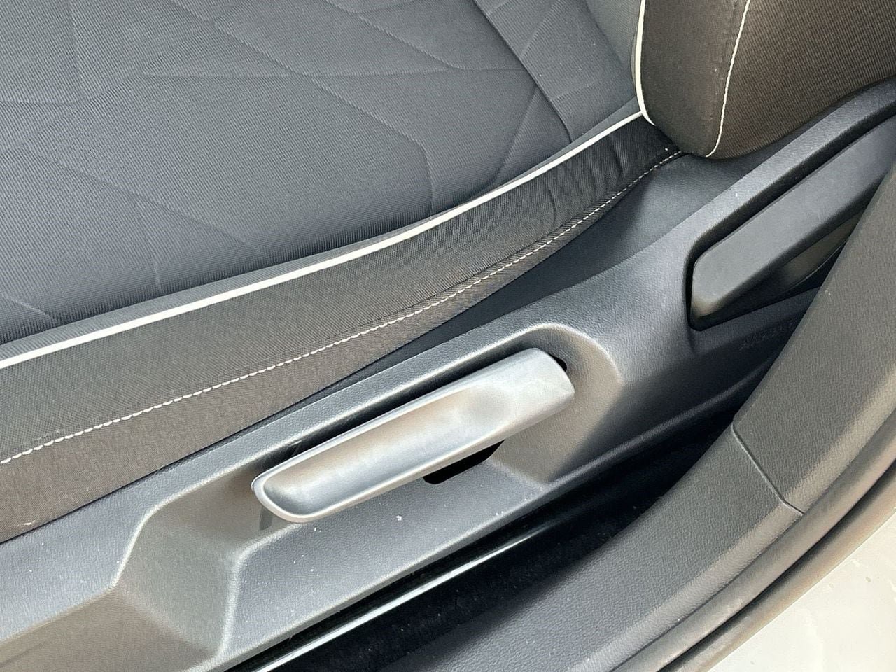 New 2026 Volkswagen Jetta Sport FWD image 17