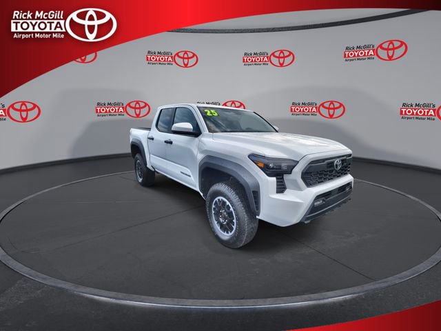 Certified 2025 Toyota Tacoma TRD Off-Road image 2
