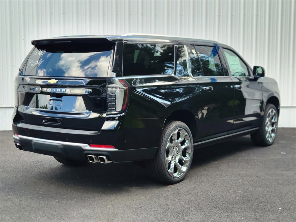 New 2025 Chevrolet Suburban High Country image 3