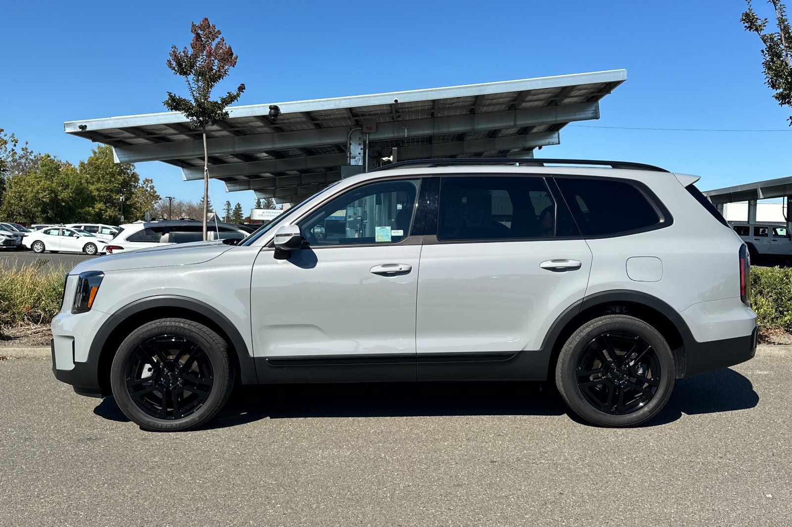 Used 2025 Kia Telluride EX X-Line AWD/4WD image 7