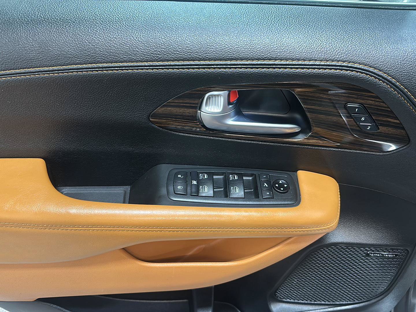 Used 2021 Chrysler Pacifica Pinnacle AWD/4WD image 17