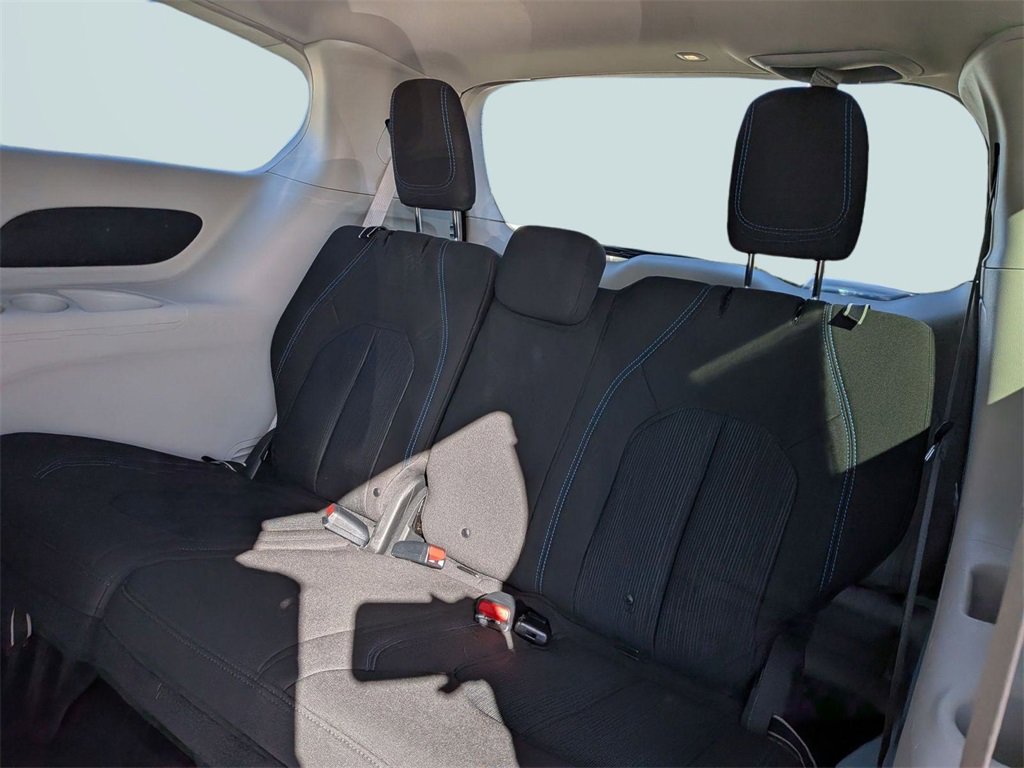 Used 2021 Chrysler Pacifica Touring image 49