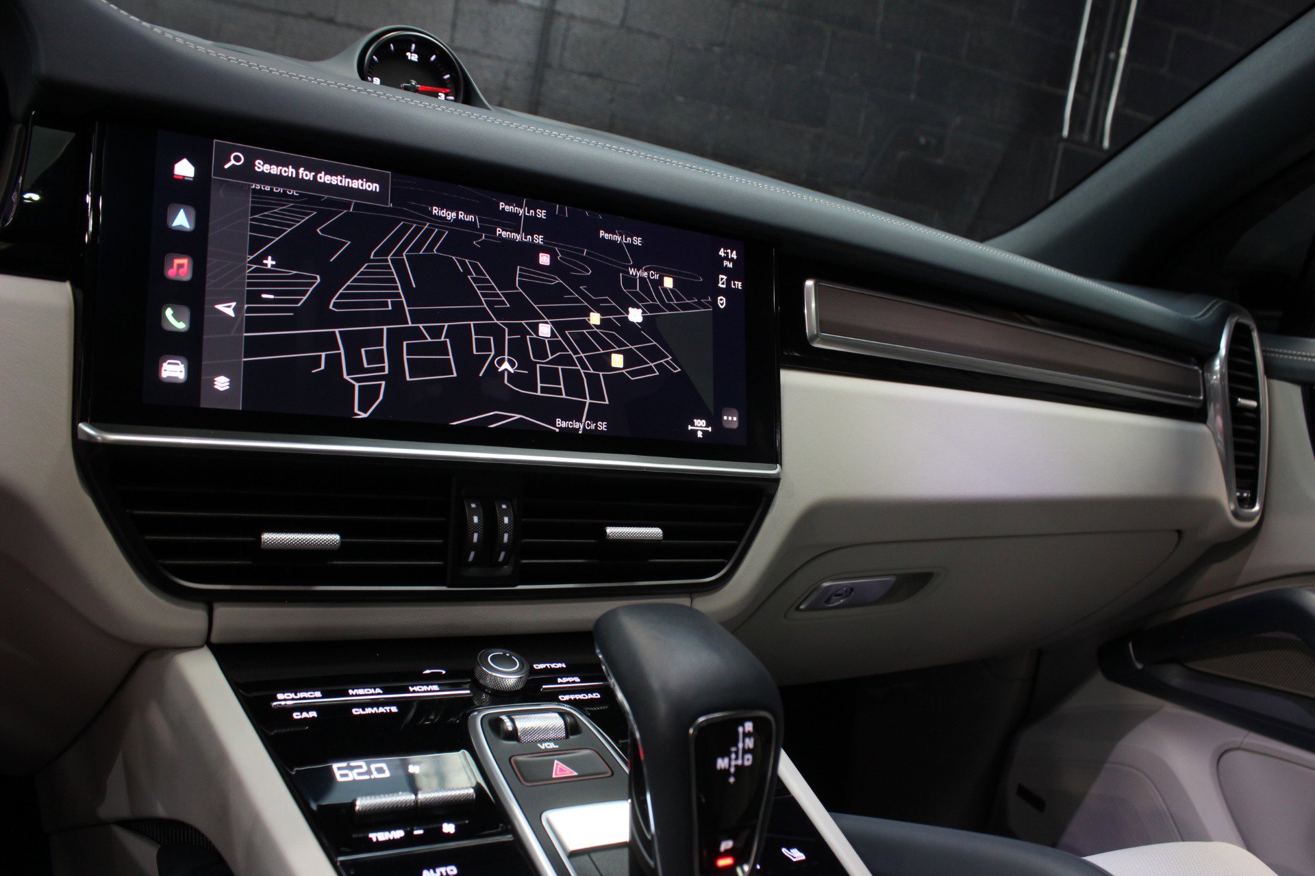 Used 2023 Porsche Cayenne Platinum Edition image 63