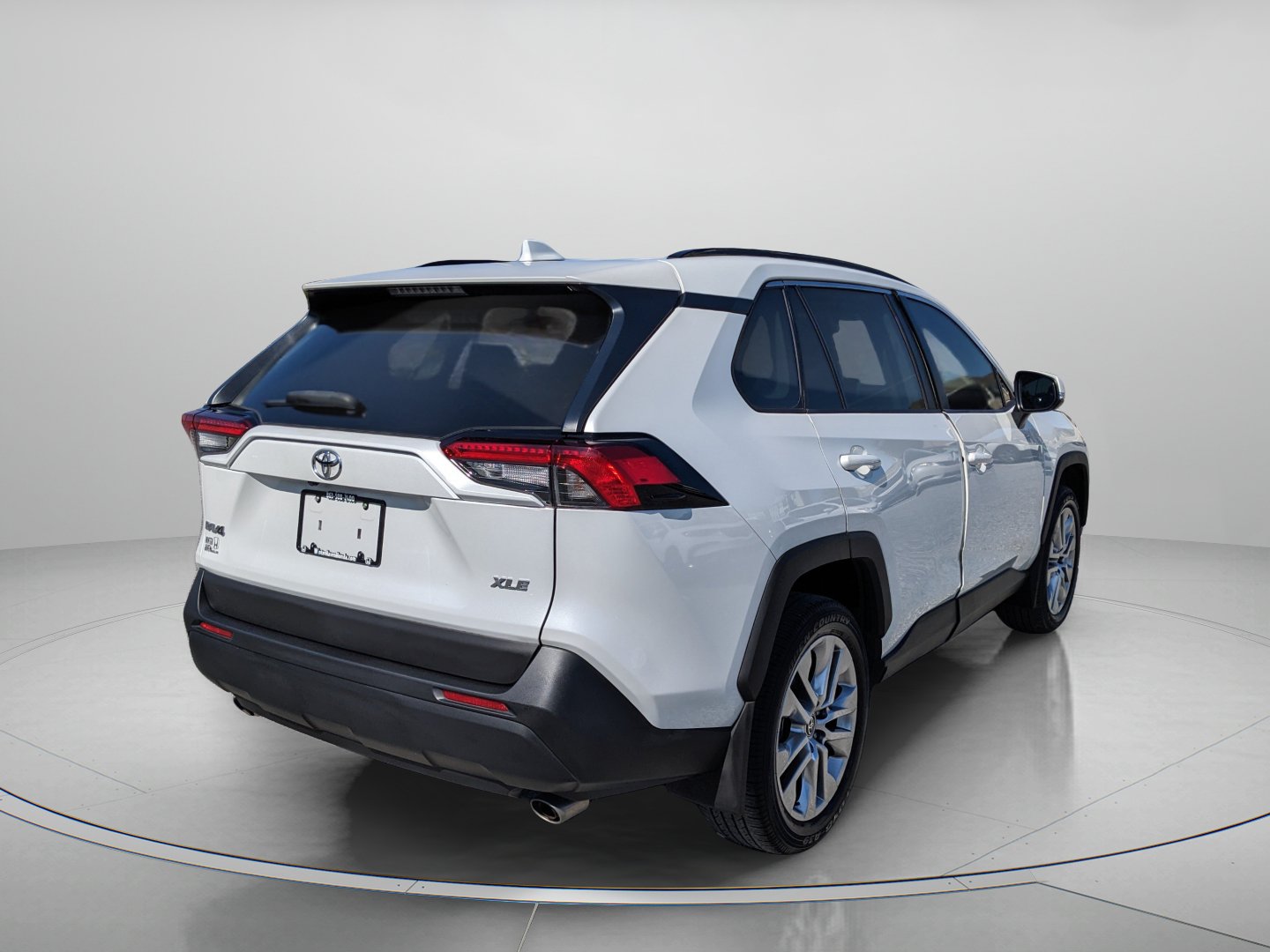 Used 2024 Toyota RAV4 XLE Premium FWD image 8