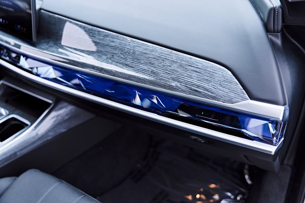 Used 2024 BMW 760i xDrive AWD/4WD image 48