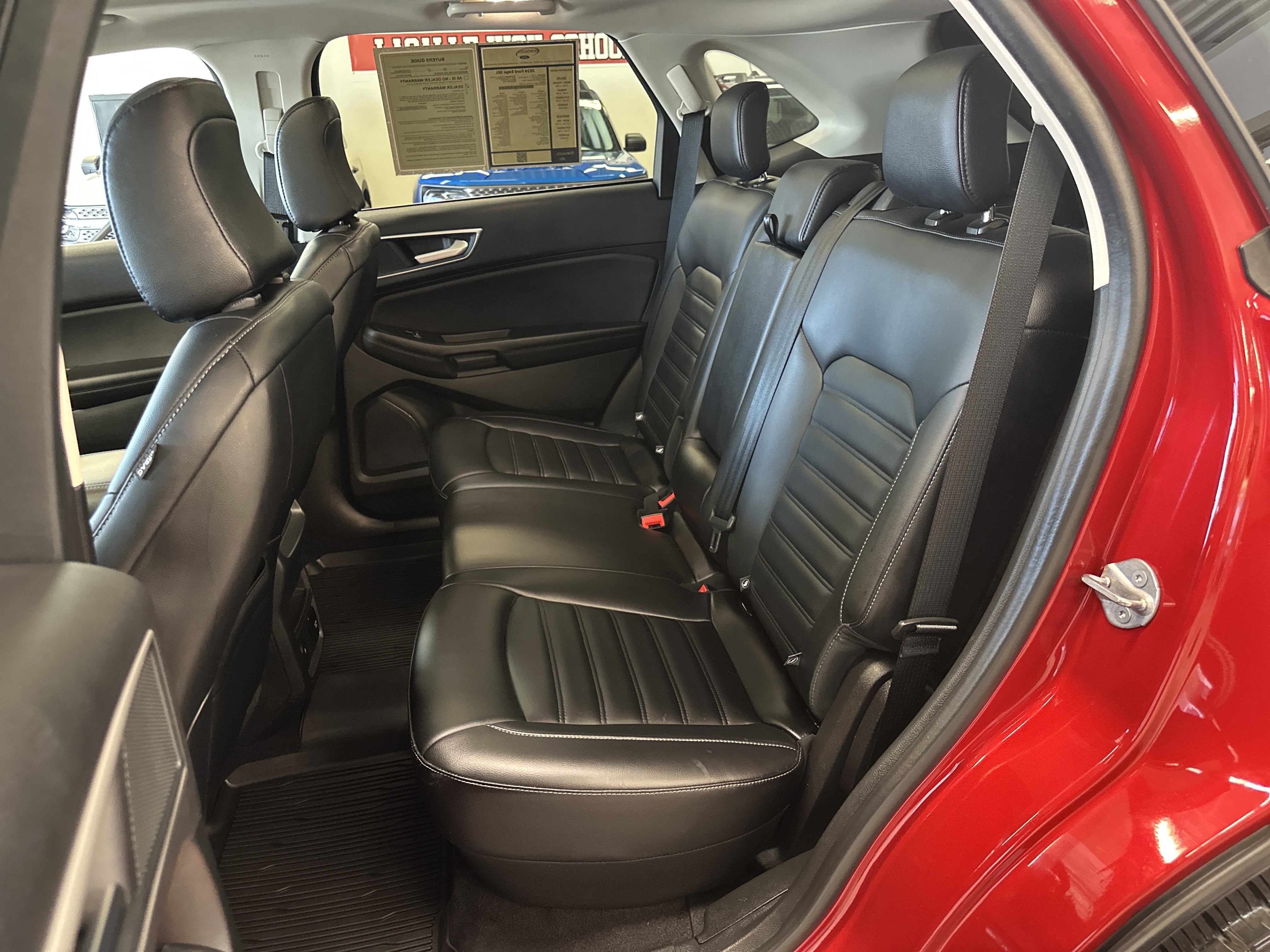 Used 2024 Ford Edge SEL w/ Convenience Package image 6