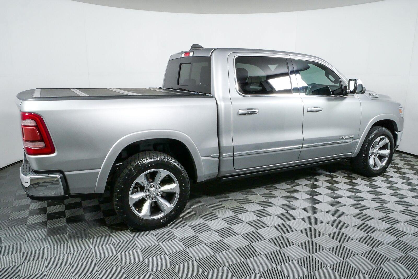 Used 2019 RAM 1500 Limited AWD/4WD image 2