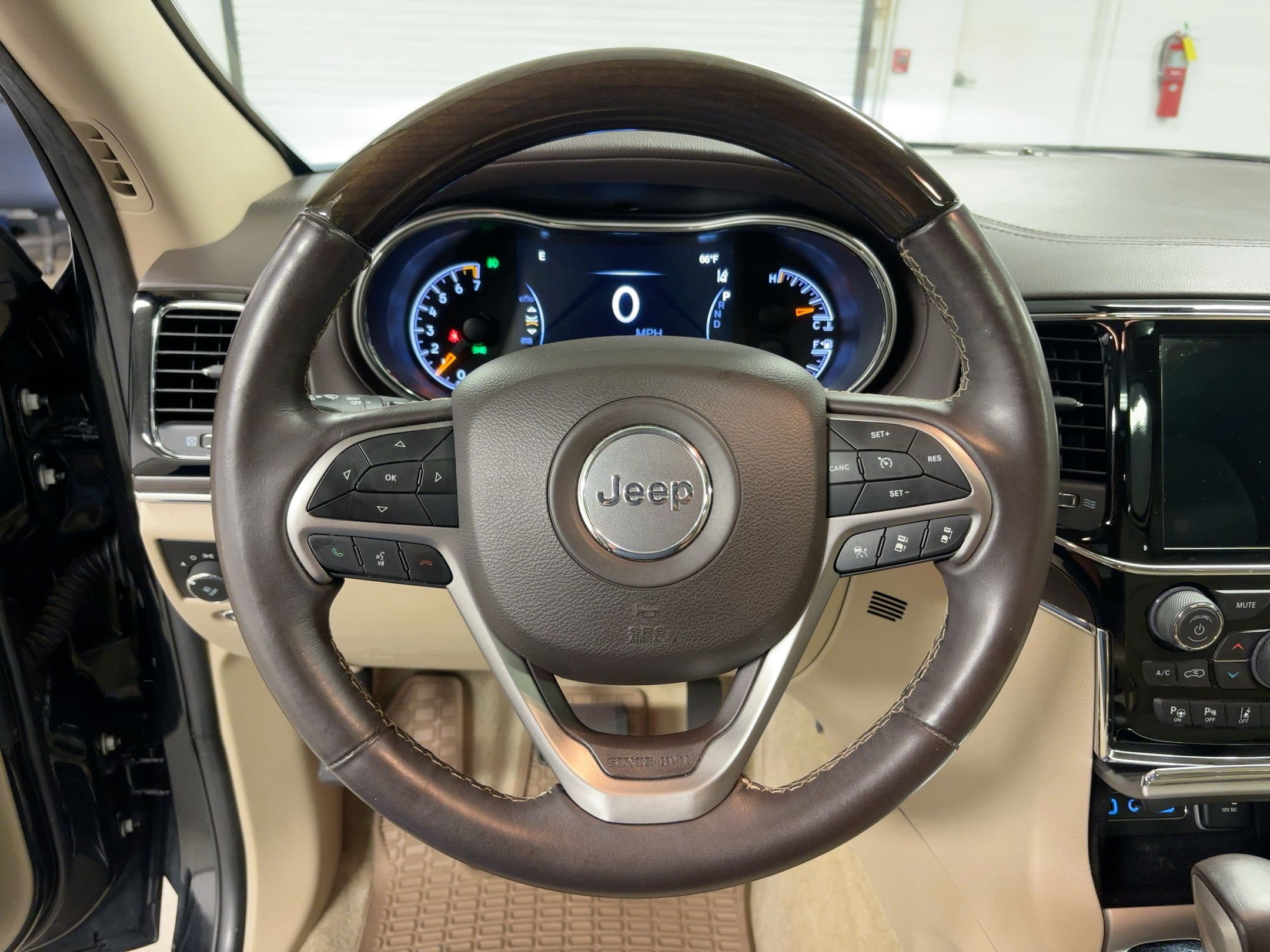 Used 2019 Jeep Grand Cherokee Overland image 16