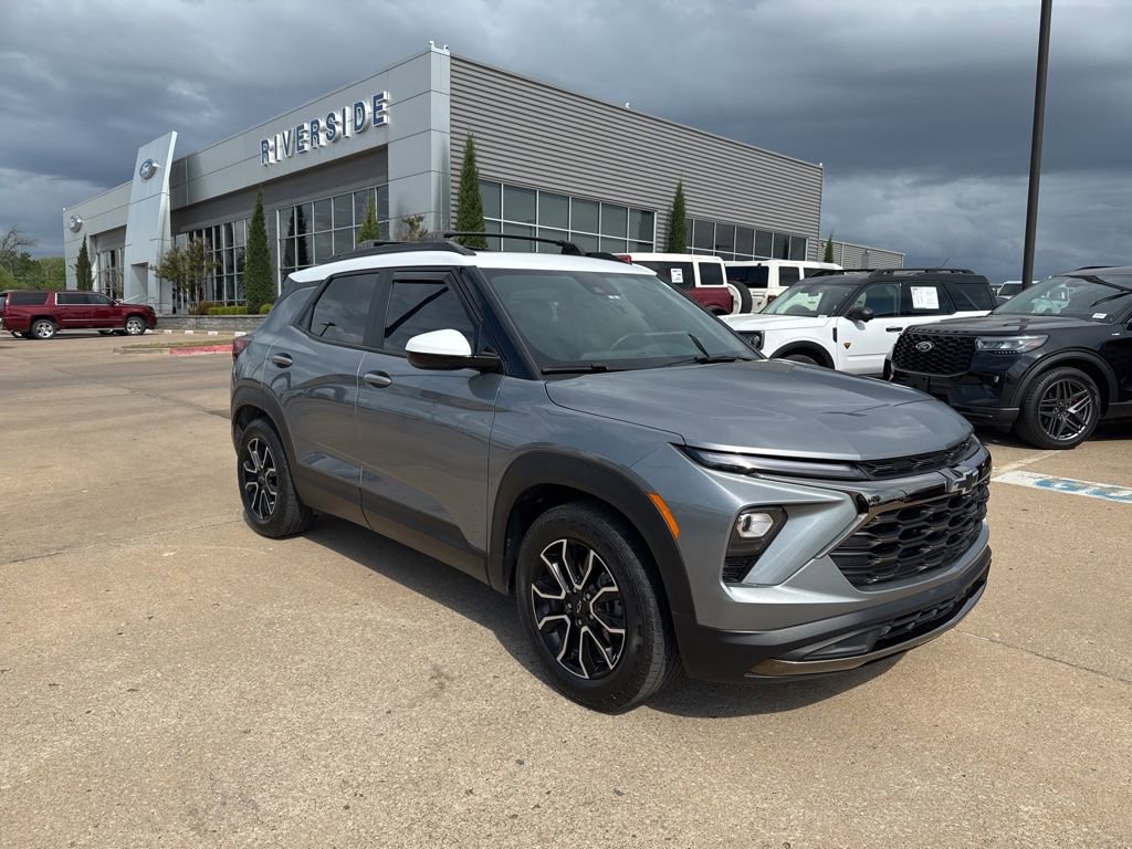 Used 2024 Chevrolet TrailBlazer ACTIV w/ Convenience Package image 1