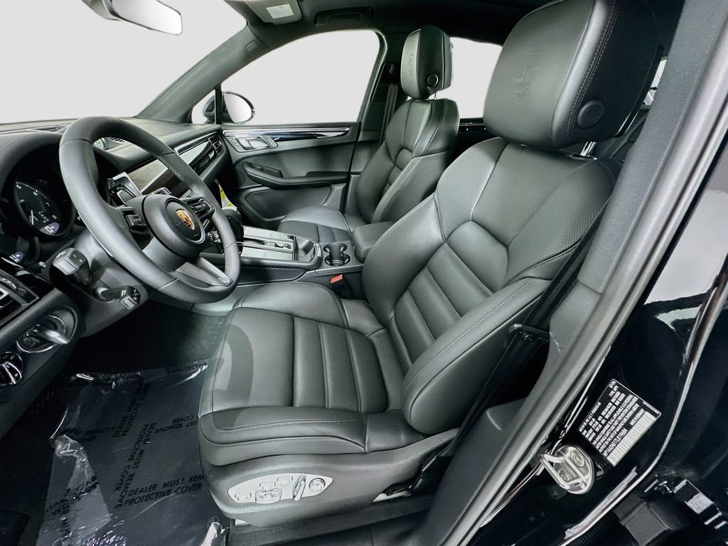 New 2026 Porsche Macan AWD/4WD image 5