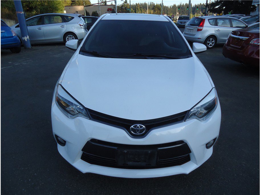 Used 2015 Toyota Corolla LE FWD image 2