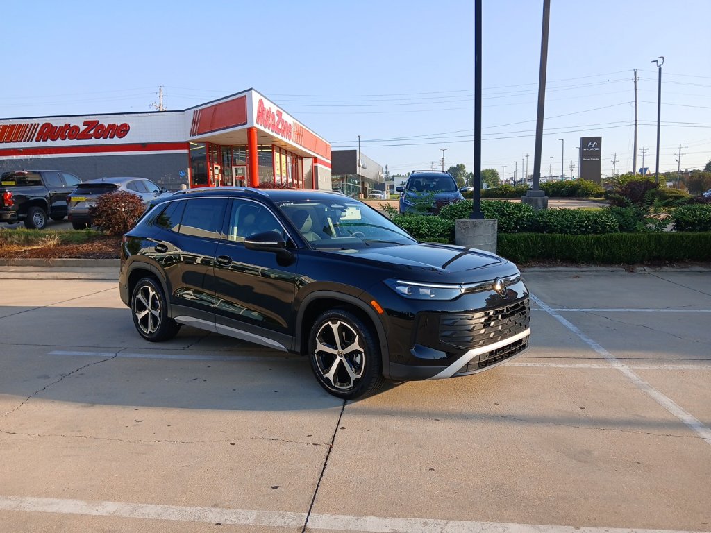 New 2026 Volkswagen Tiguan SE