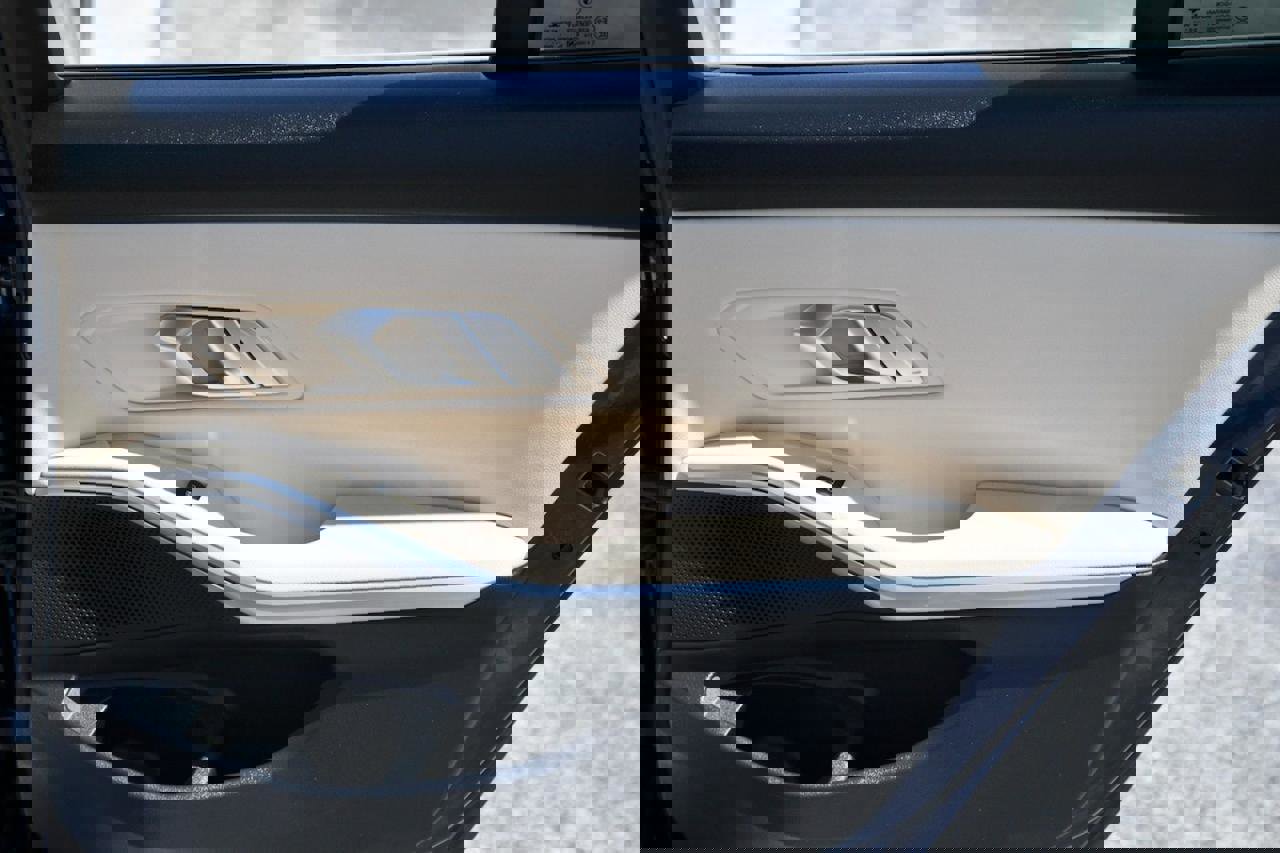 Used 2021 BMW 330i Sedan w/ Convenience Package image 15