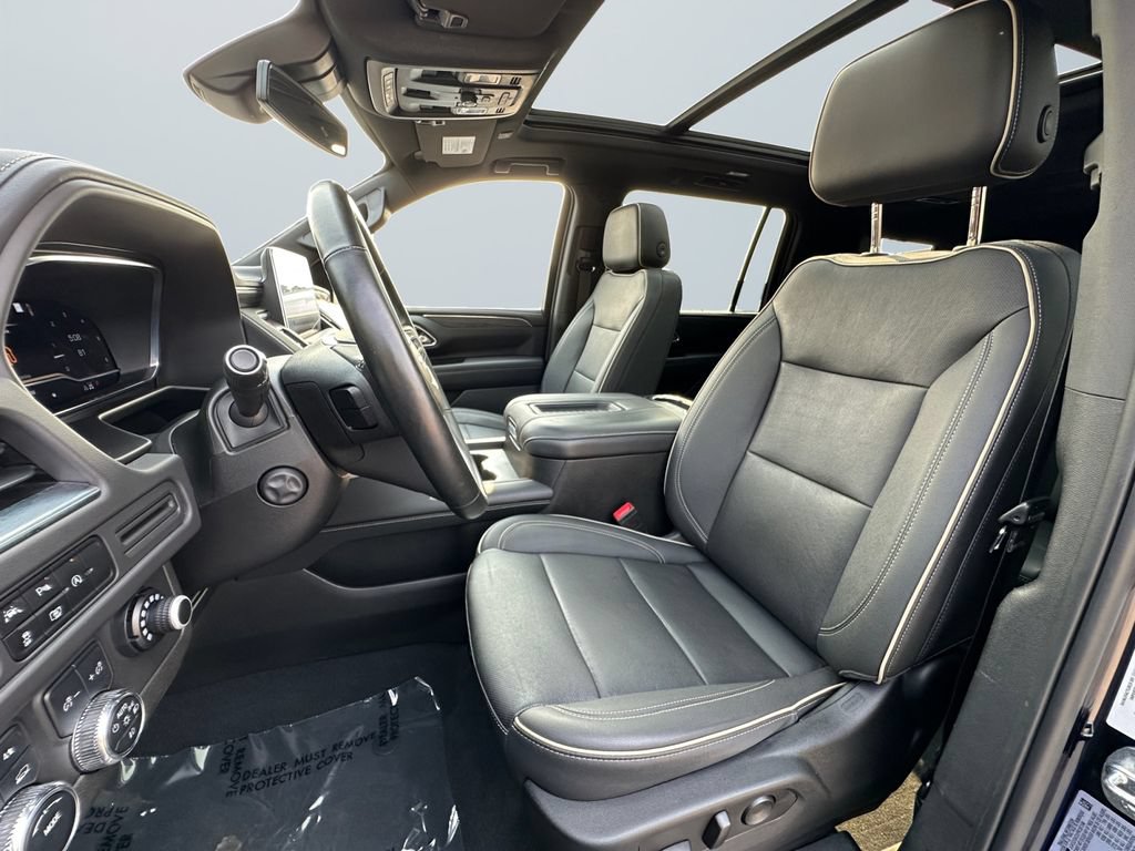 Used 2023 GMC Yukon XL SLT w/ SLT Luxury Package AWD/4WD image 9