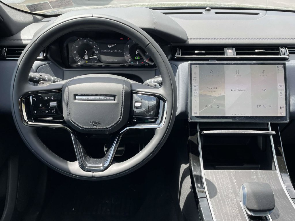 New 2026 Land Rover Range Rover Velar Dynamic SE AWD/4WD image 24