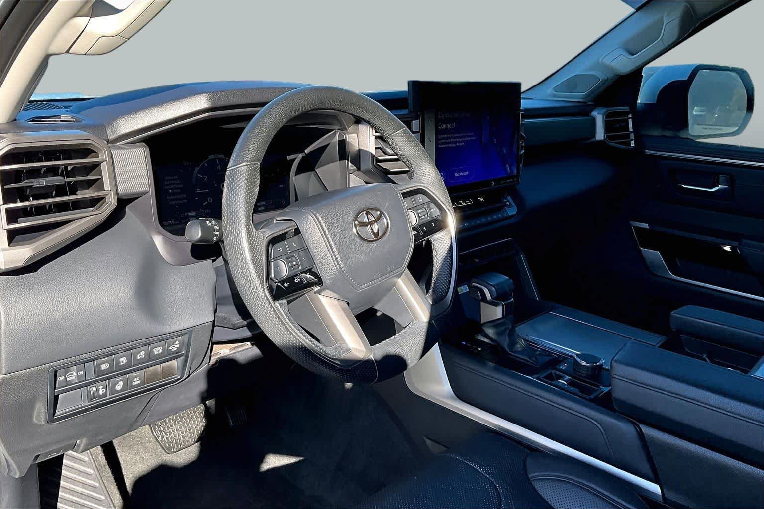 Used 2023 Toyota Sequoia Limited AWD/4WD image 17
