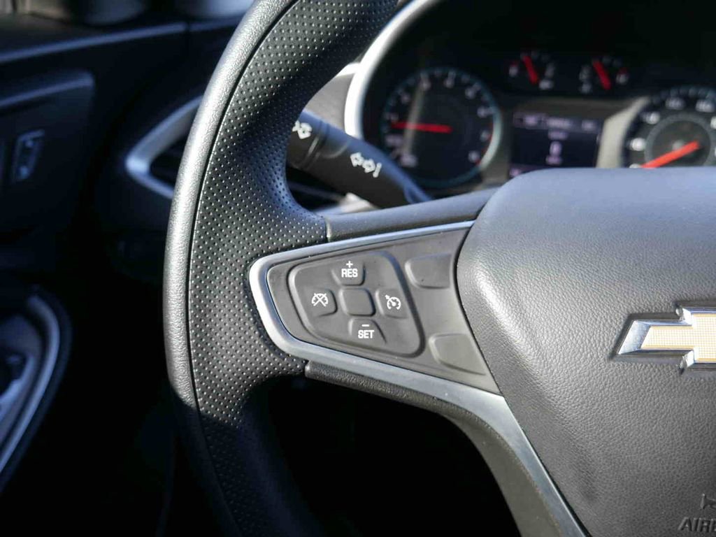Used 2022 Chevrolet Malibu LT image 36