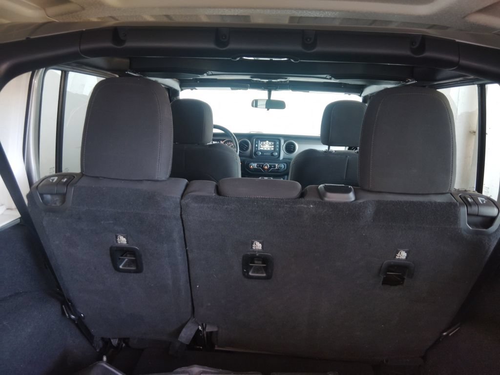 Used 2018 Jeep Wrangler Unlimited Sport S AWD/4WD image 17