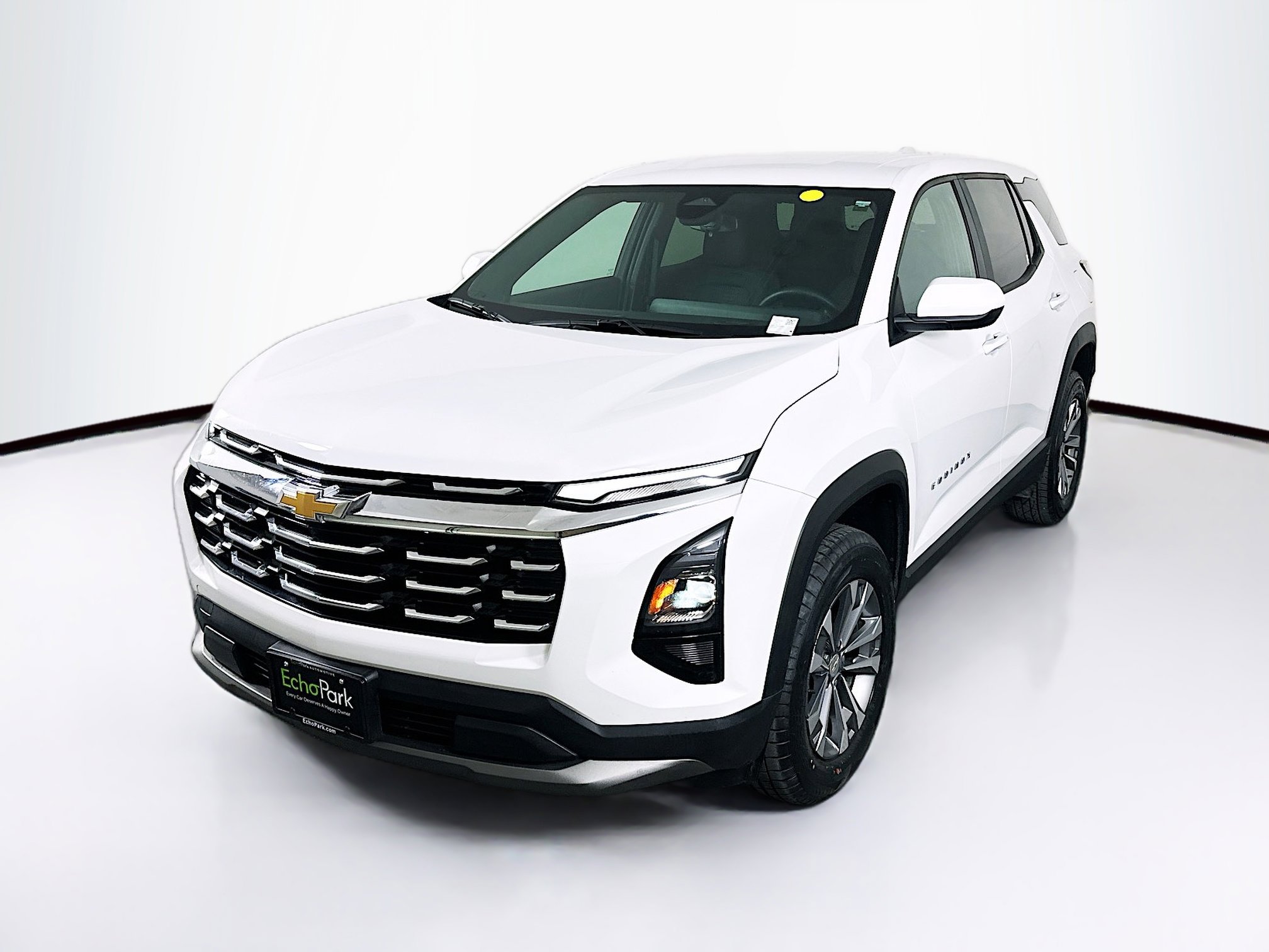 Used 2025 Chevrolet Equinox LT image 3