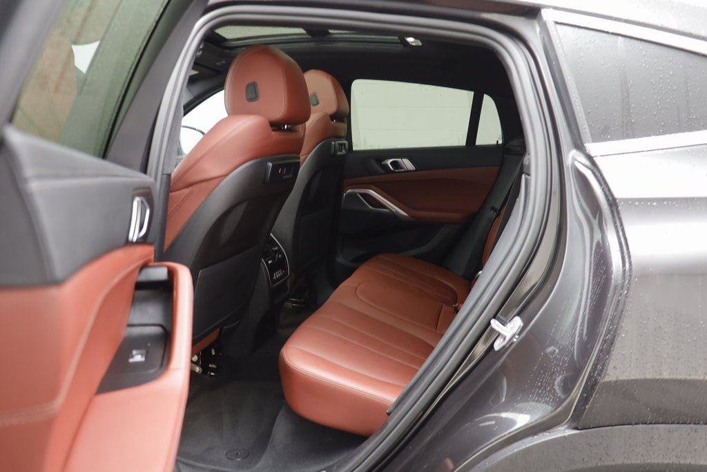 Used 2022 BMW X6 xDrive40i w/ Premium Package image 13