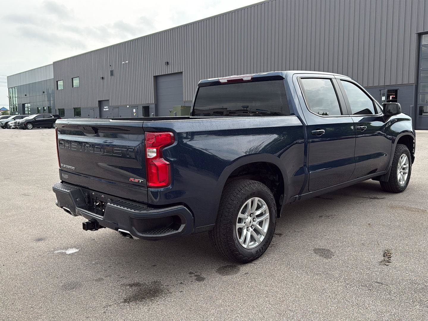 Used 2022 Chevrolet Silverado 1500 RST w/ Z71 Off-Road Package AWD/4WD image 3