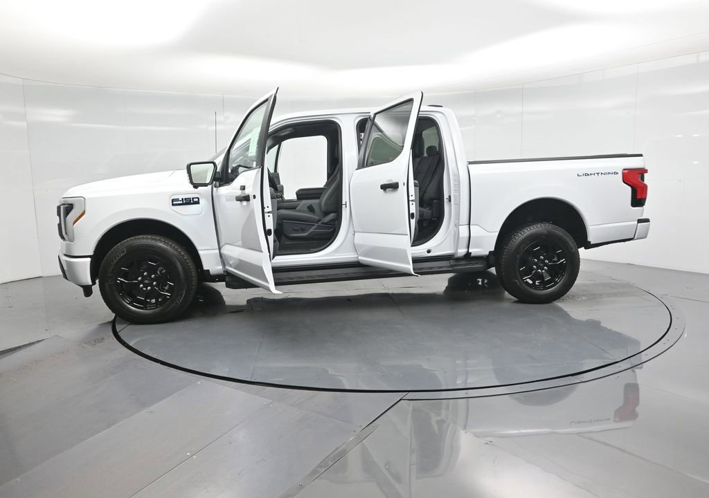 New 2025 Ford F150 Lightning XLT image 36