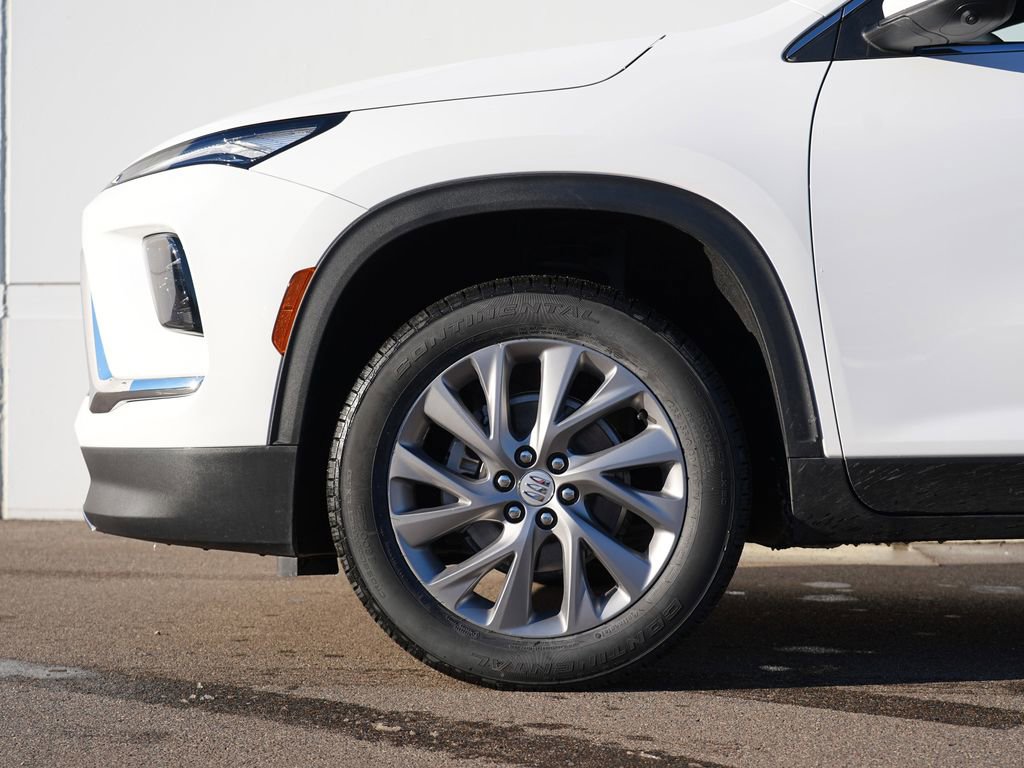 Used 2025 Buick Enclave Preferred image 11