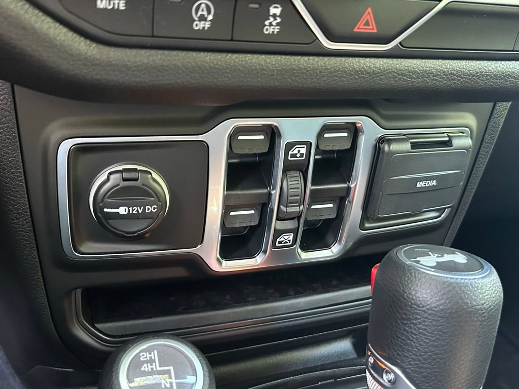 Used 2025 Jeep Wrangler Unlimited Sport AWD/4WD image 46