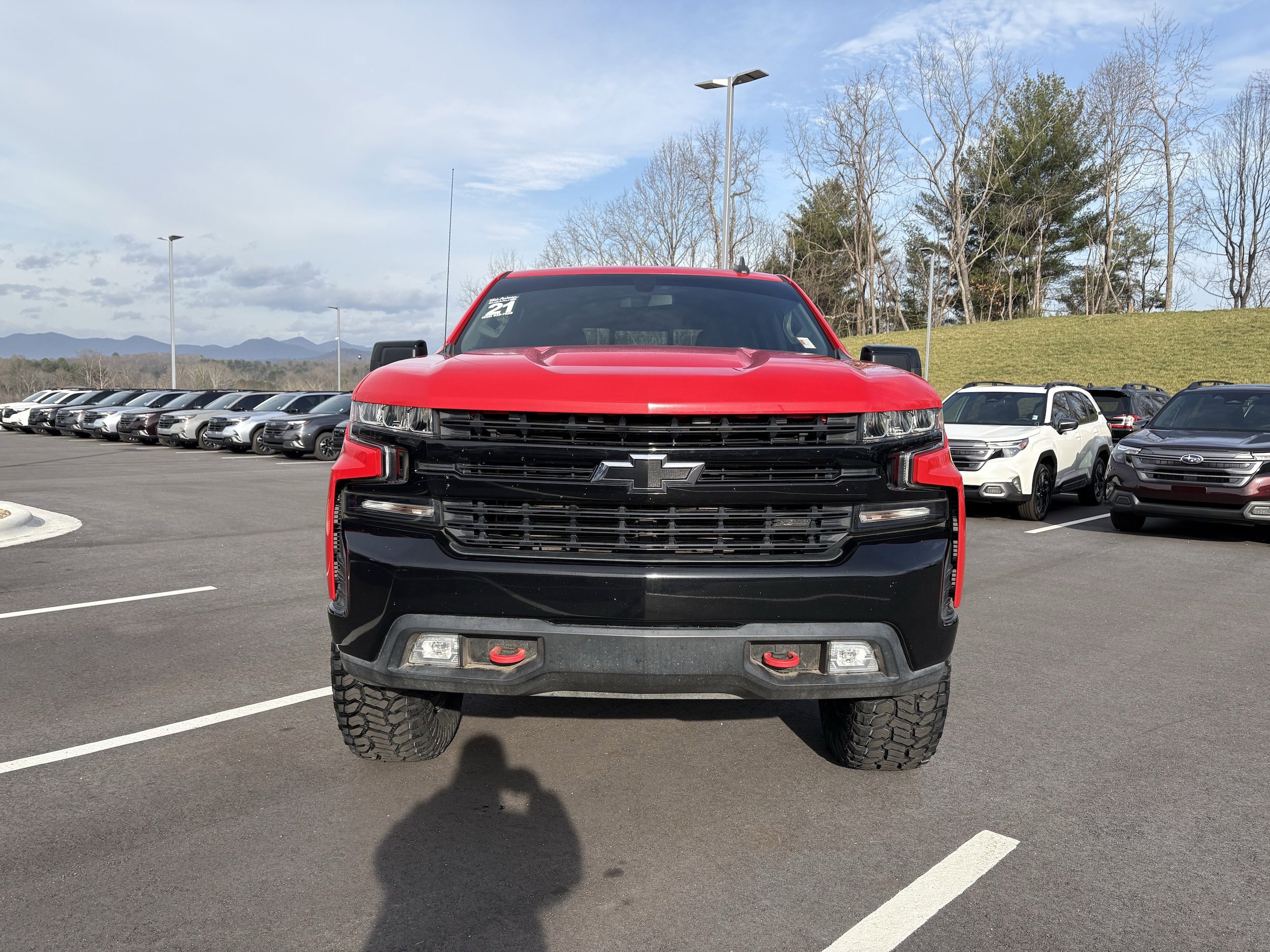 Used 2021 Chevrolet Silverado 1500 LT Trail Boss w/ Convenience Package II image 2