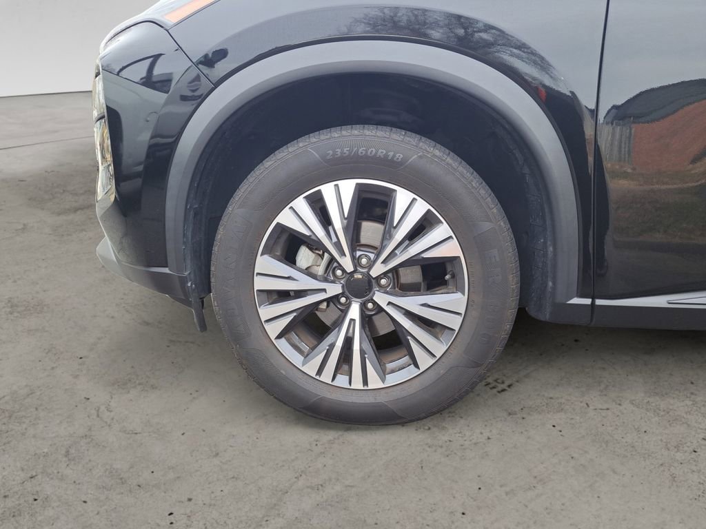 Used 2023 Nissan Rogue SV image 14
