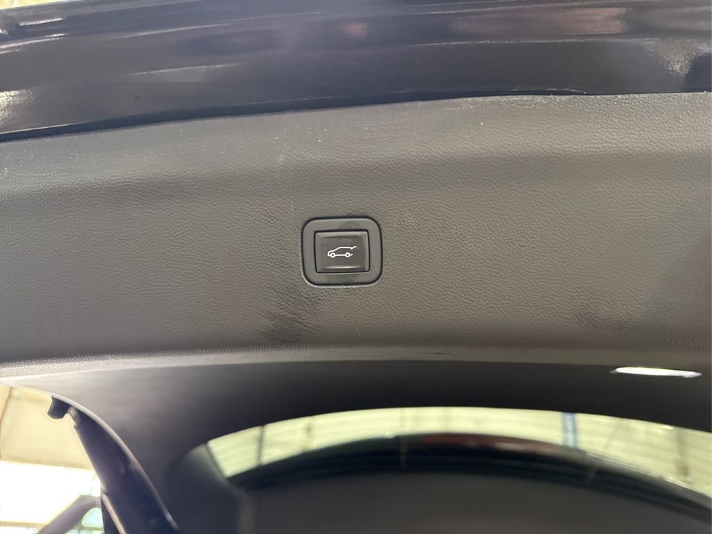 Used 2024 Buick Enclave Premium image 14