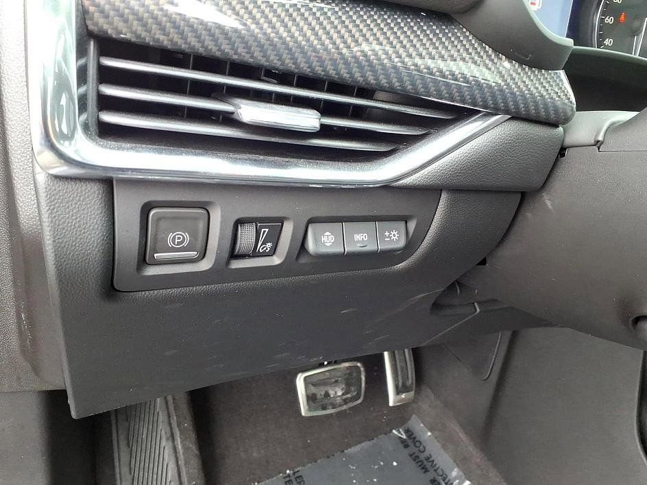 Used 2023 Cadillac XT4 Sport image 14