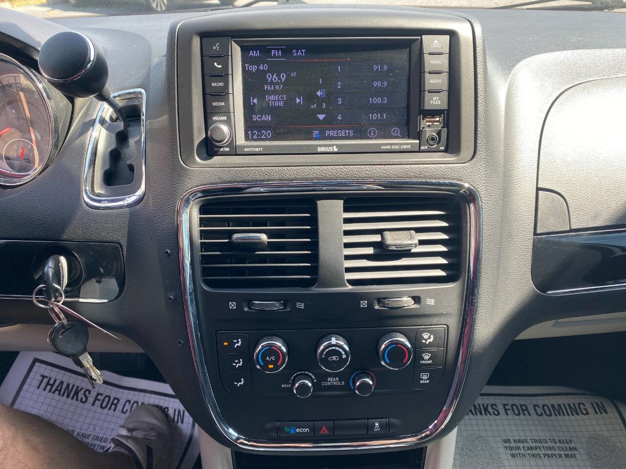 Used 2018 Dodge Grand Caravan SXT image 15