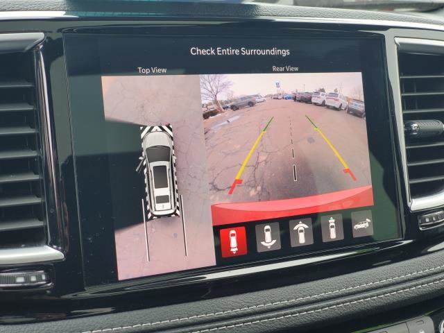 Used 2024 Chrysler Pacifica Premium image 18