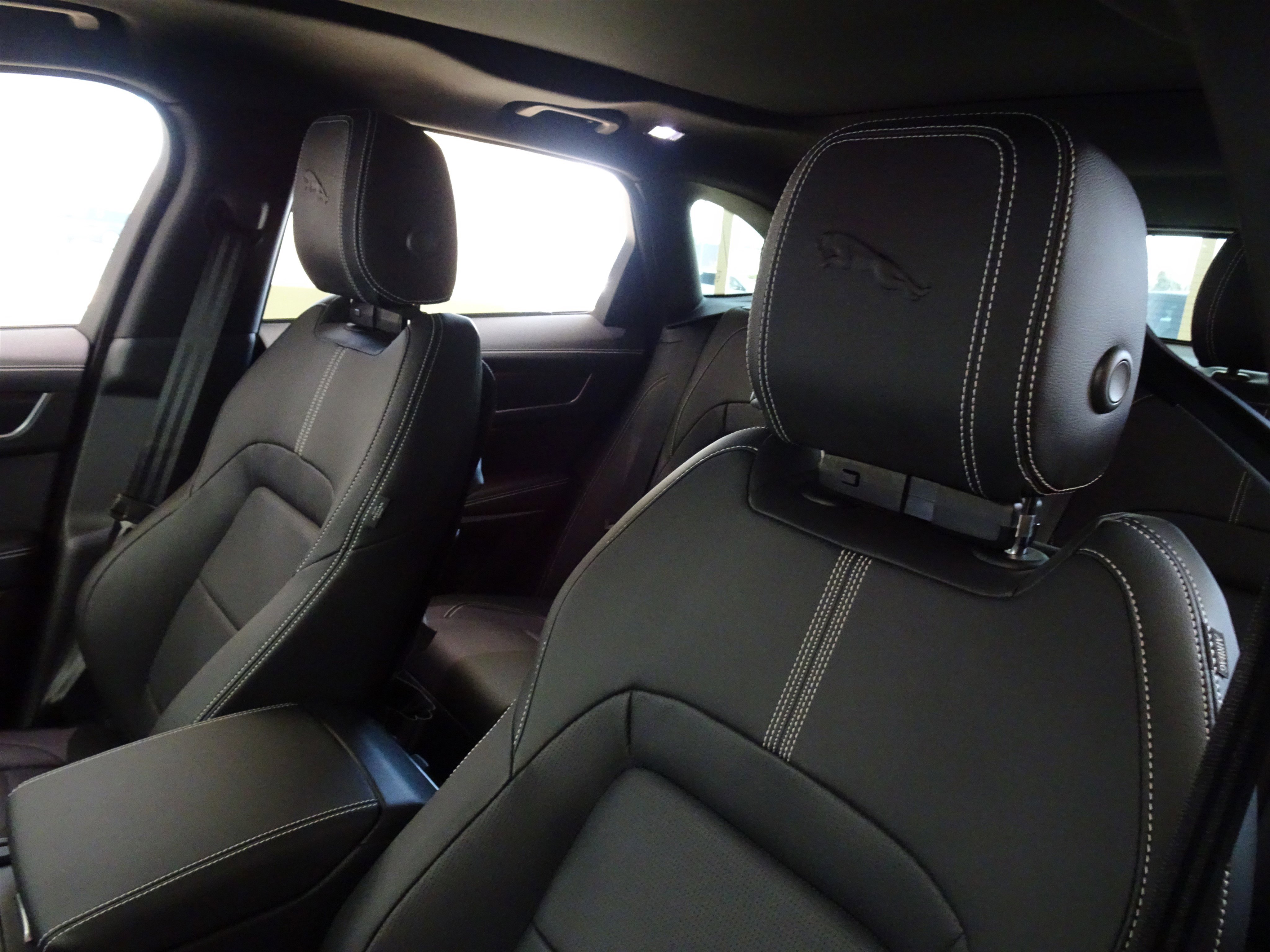 New 2025 Jaguar F-PACE R-Dynamic S image 16