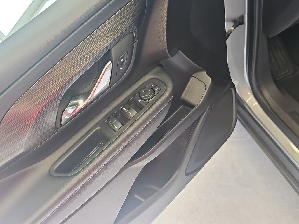 Used 2024 GMC Terrain SLE image 15