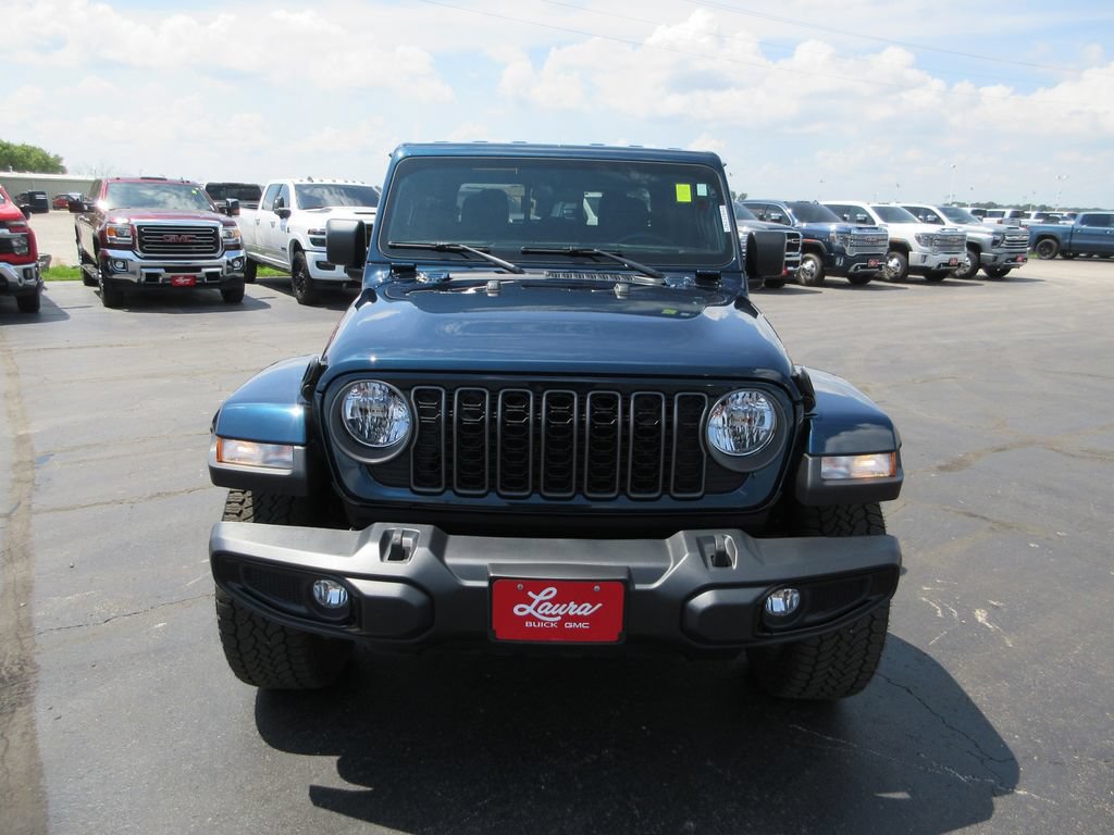 Used 2025 Jeep Gladiator Sport AWD/4WD image 15