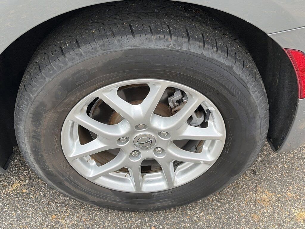 Used 2022 Chrysler Pacifica Touring-L image 9